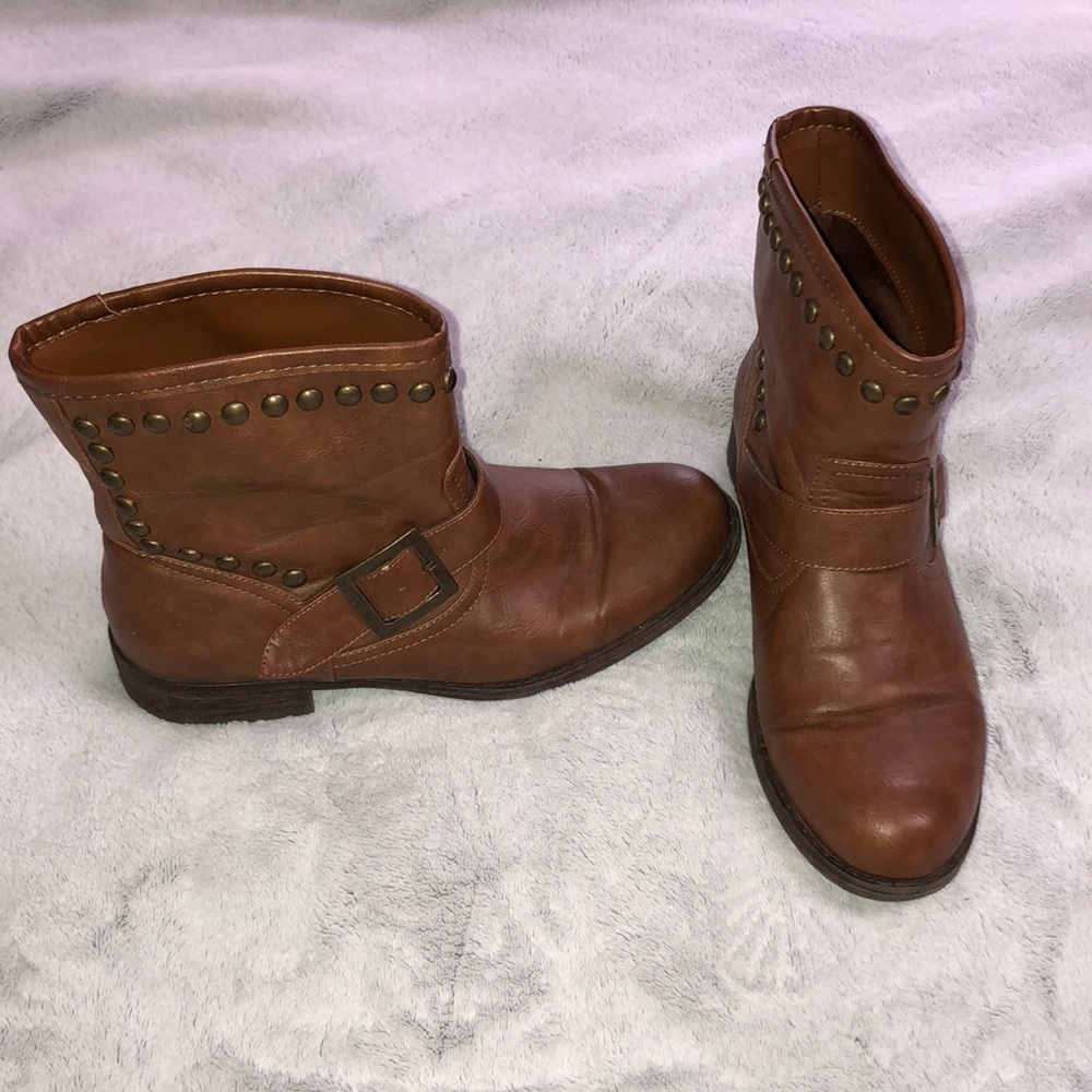 Ankle booties